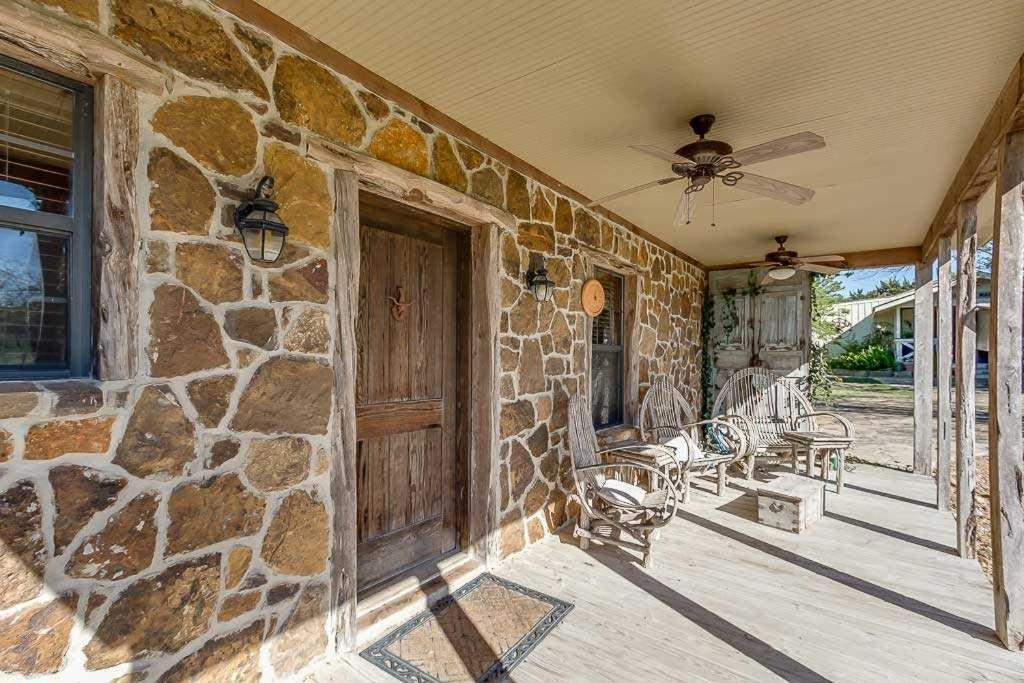 Last Outpost Bandera Ranch House Εξωτερικό φωτογραφία